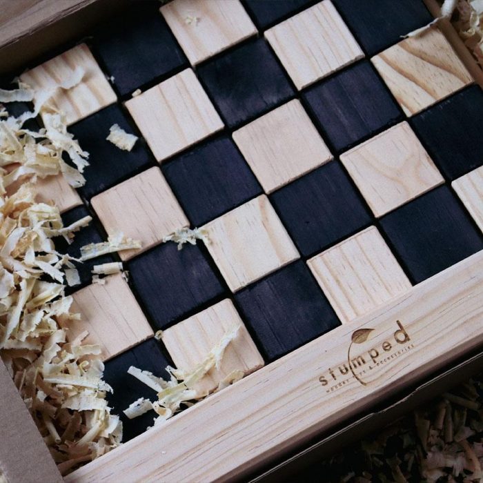 Stumped Four-In-A-Row Game - Family Edition - Image 6